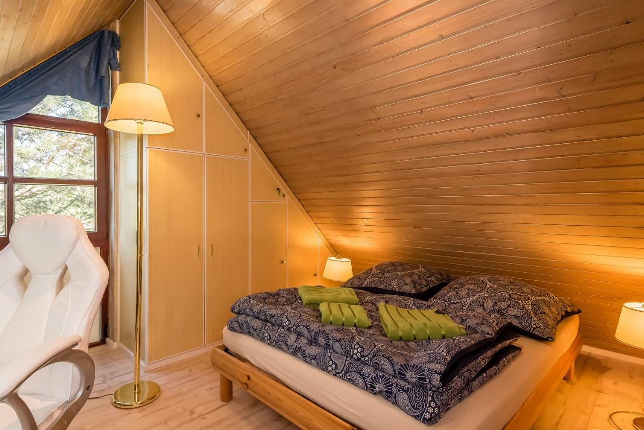 Zeevat Waldperlach Bed & Breakfast 2*